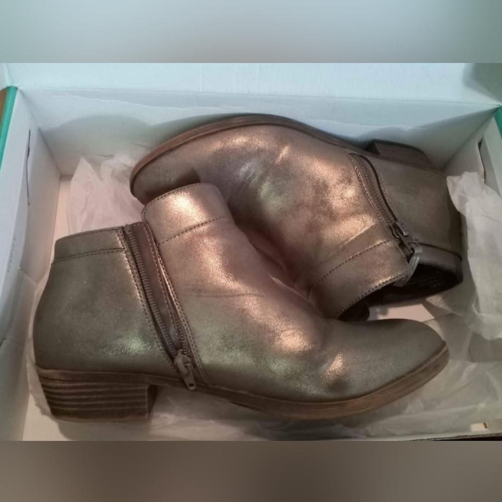Women's Cleo Ankle Boots by Maurices, Size 9.5, Pewter, Low Cut, Double Zipper